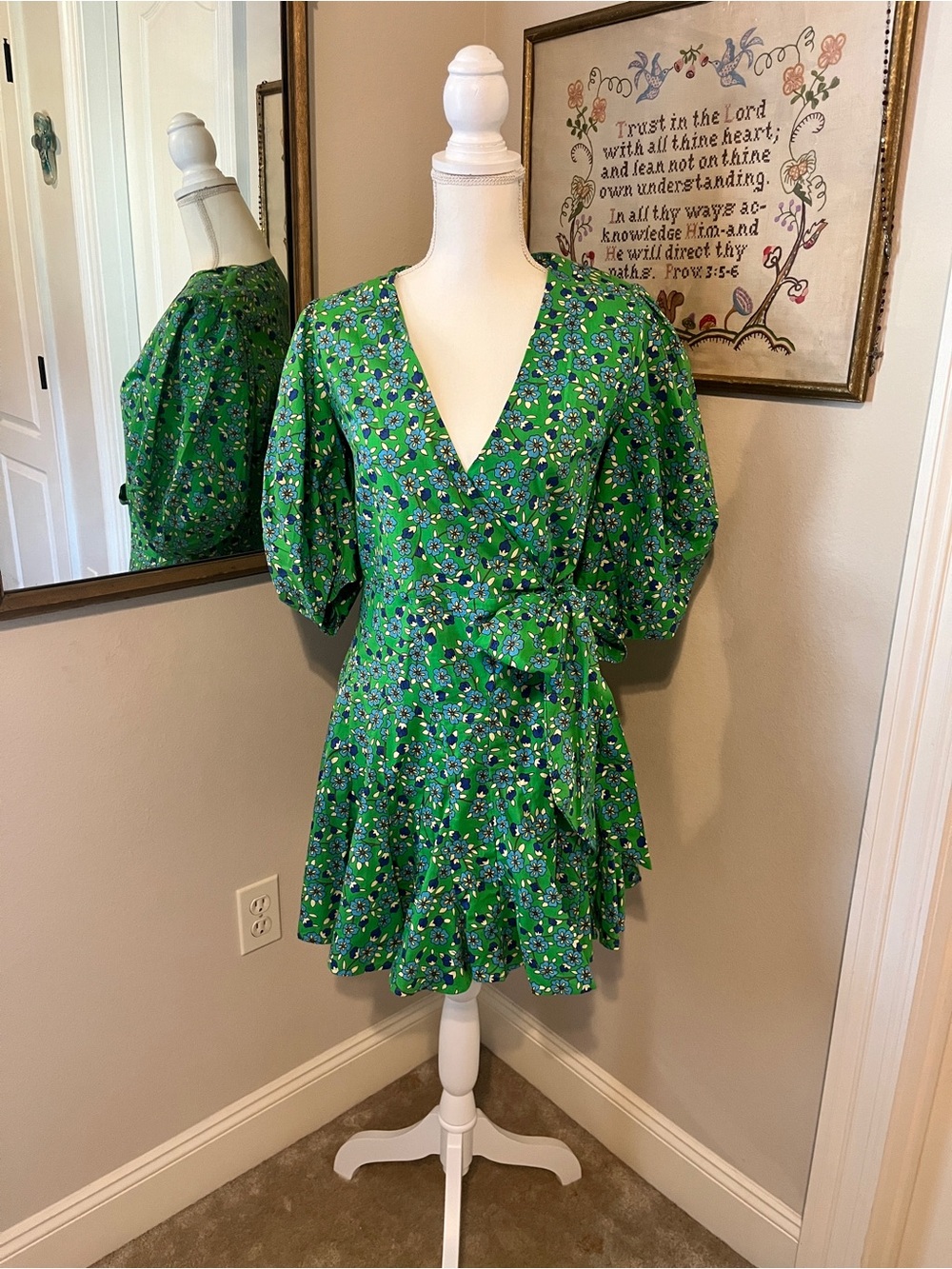 L'ATISTE Green Floral Wrap Mini Dress with Puff Sleeves